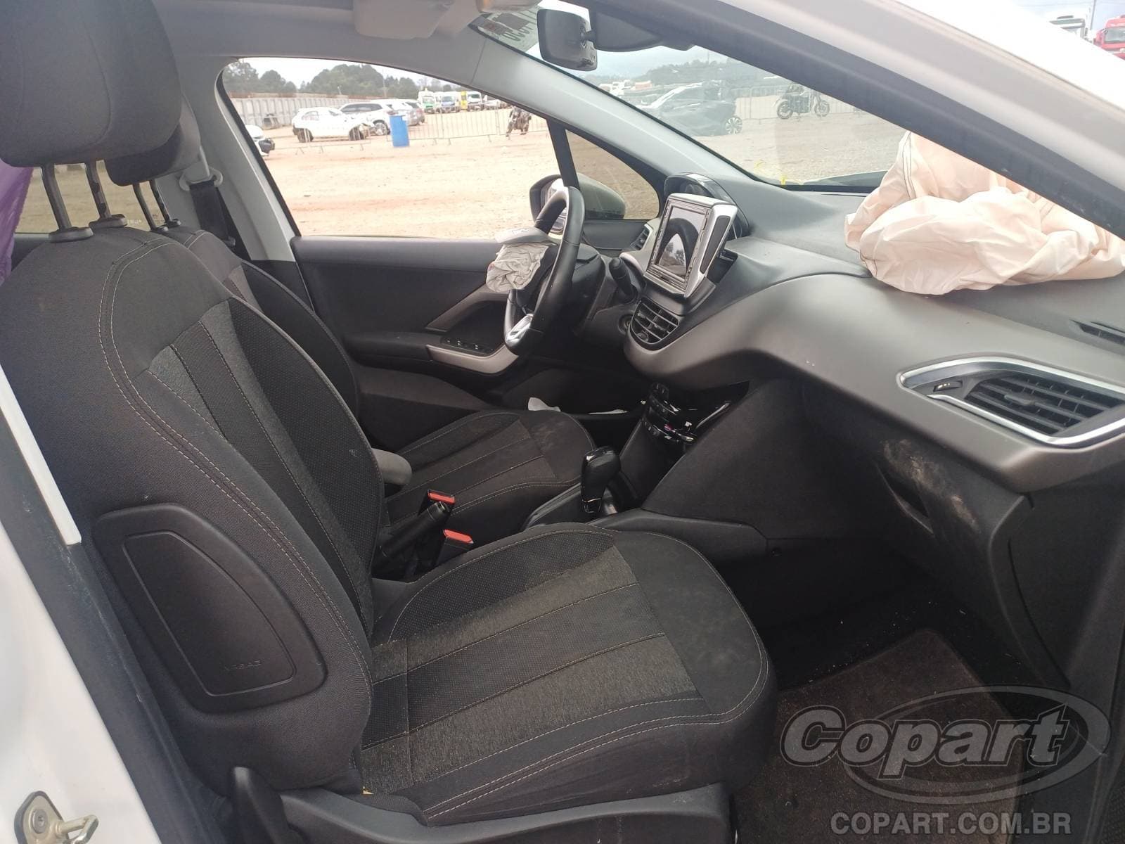 Peugeot 208 2020 — foto 5