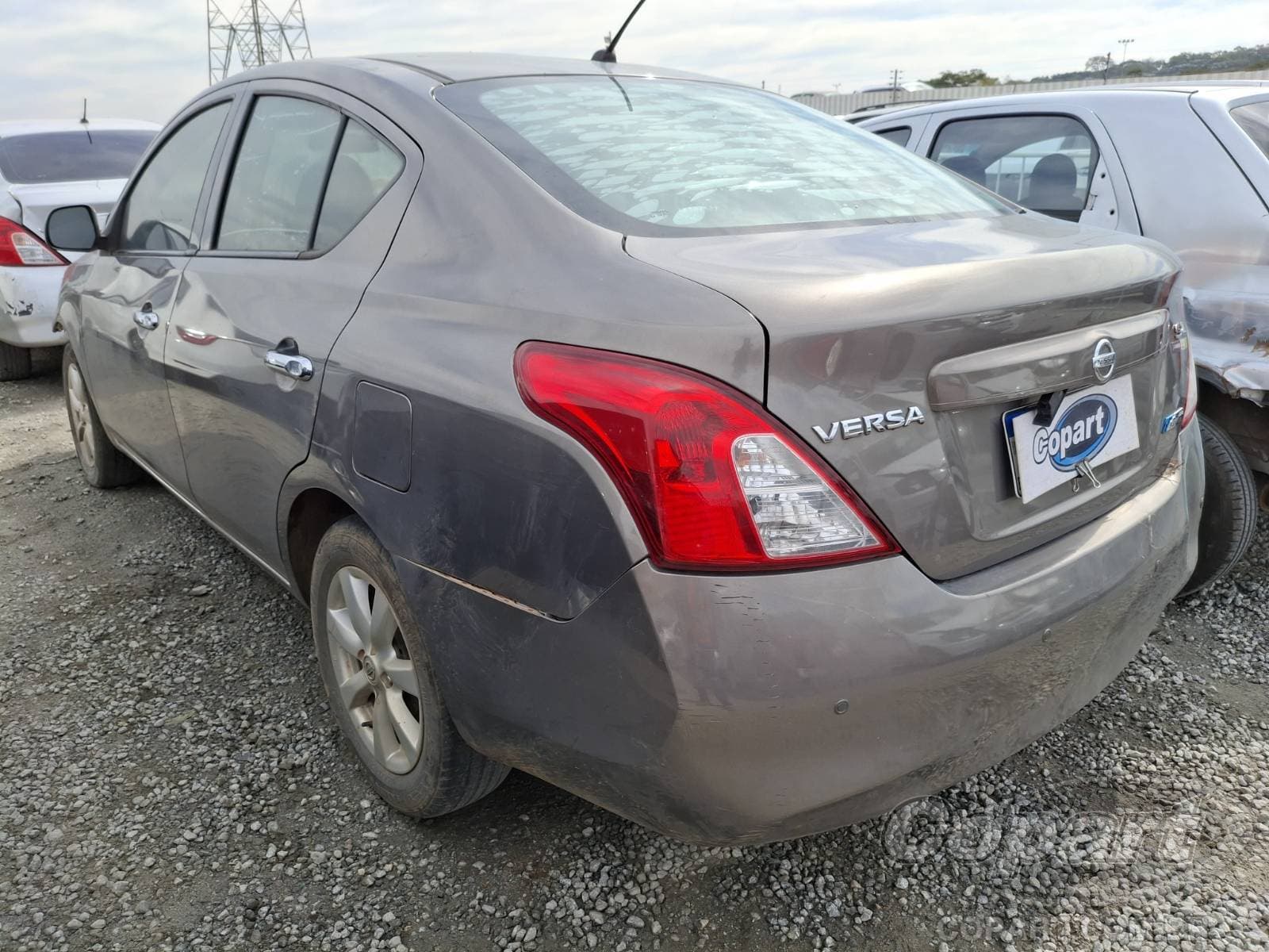 Nissan Versa 2014 — foto 3