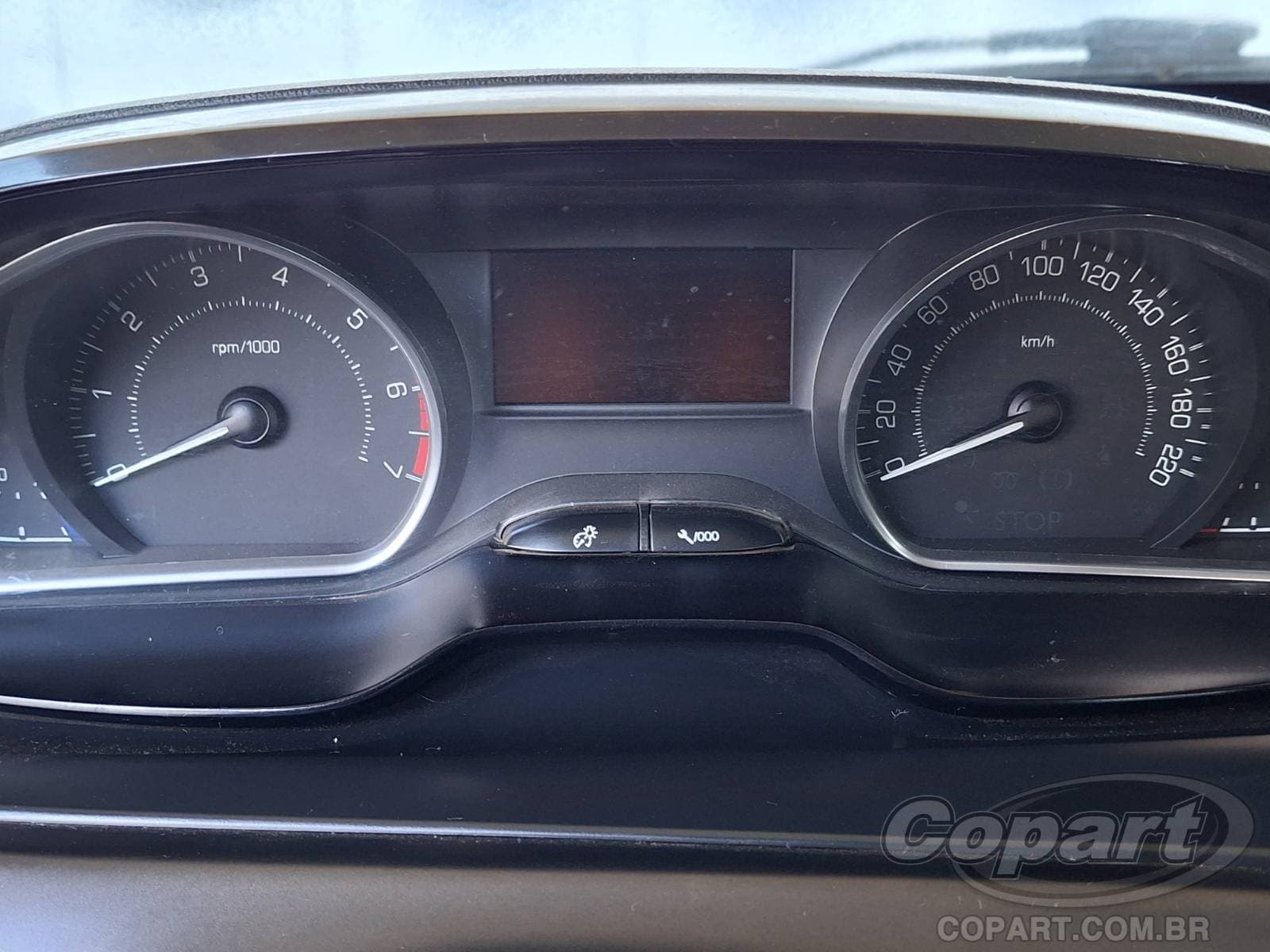 Peugeot 2008 2017 — foto 8