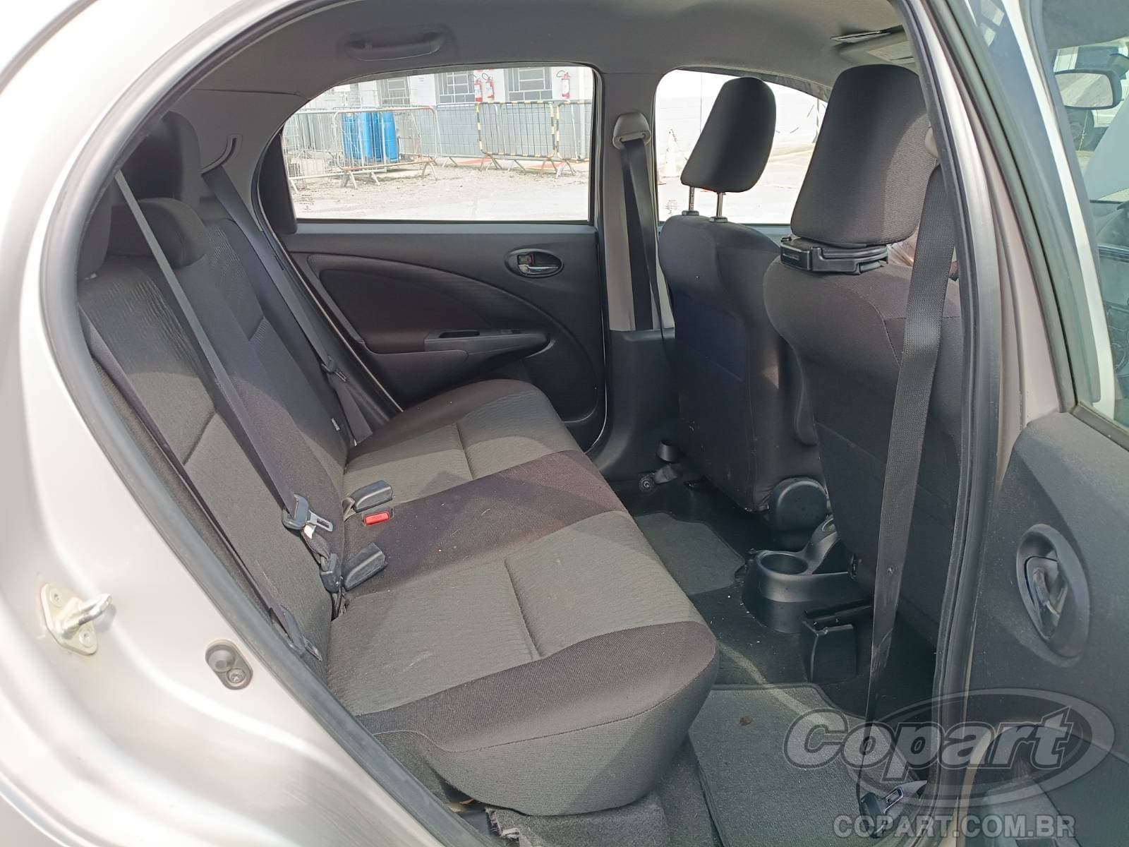 Toyota Etios 2018 — foto 6