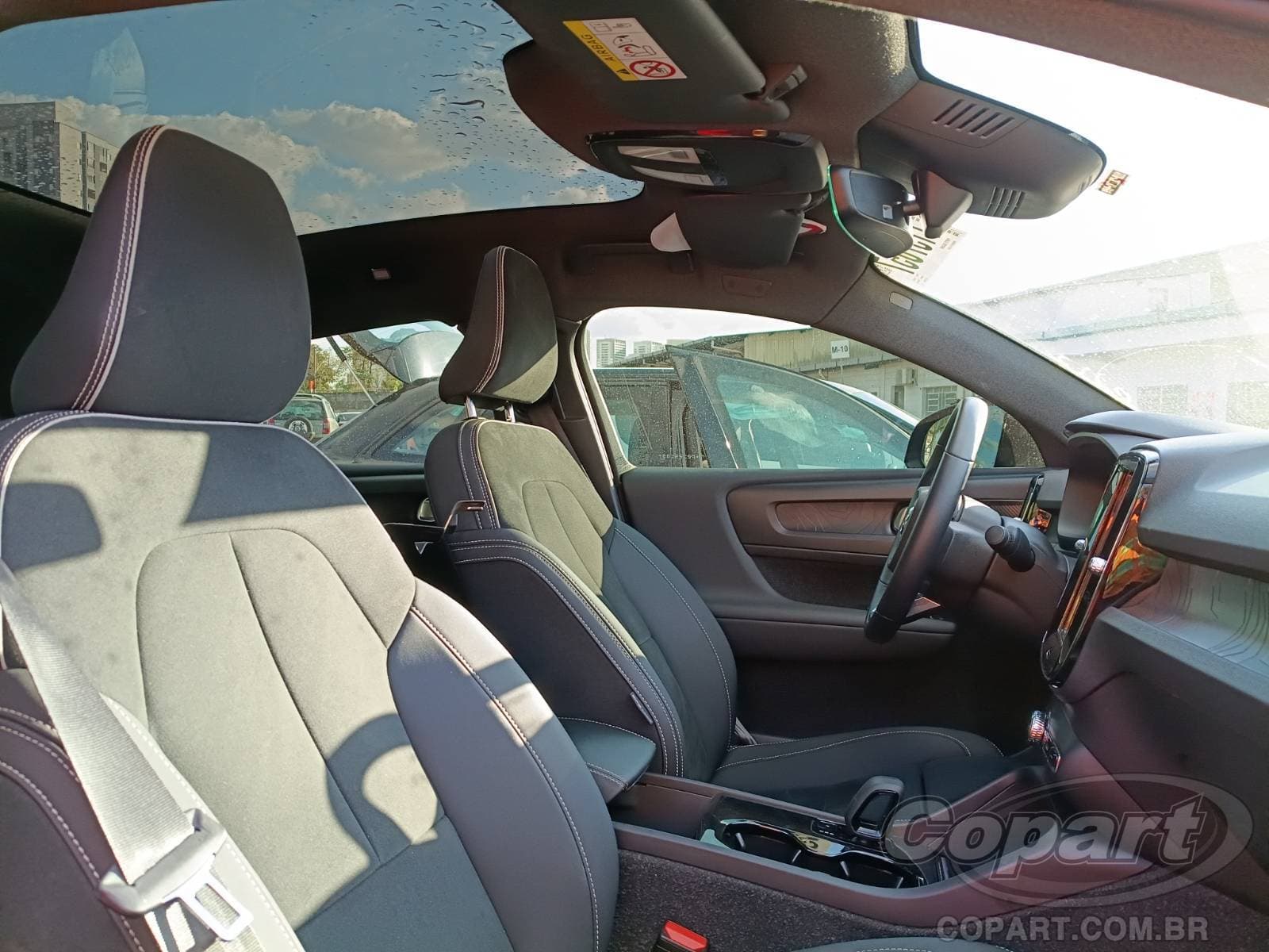 Volvo C40 2023 — foto 11
