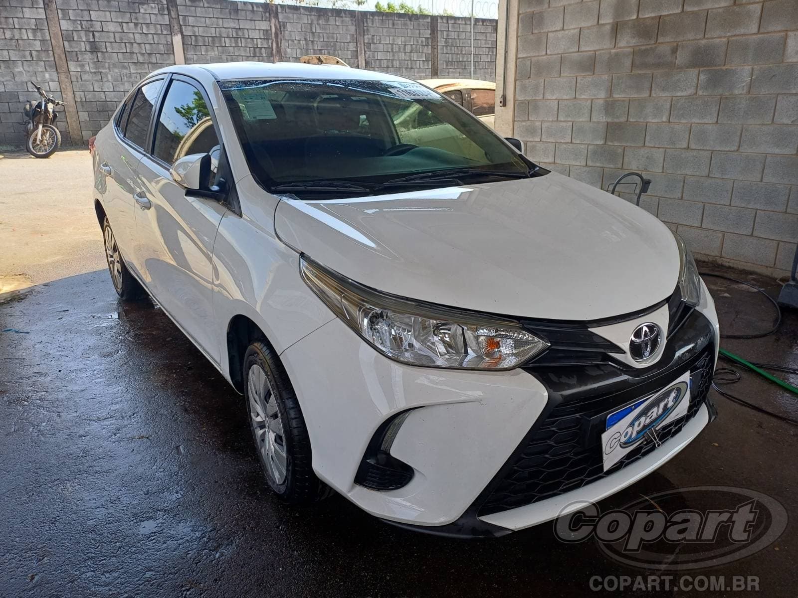 Toyota Yaris Seda 1.5 16V DUAL VVT-I 2023