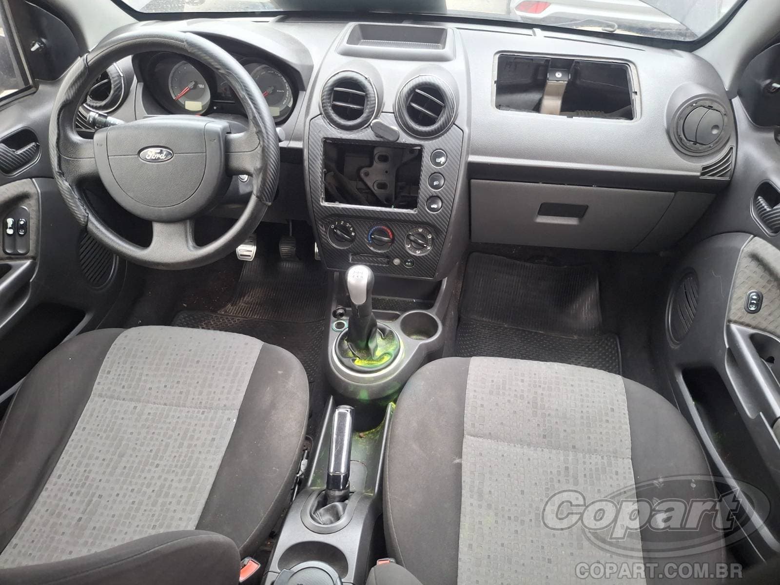 Ford Fiesta Sedan 2011 — foto 9