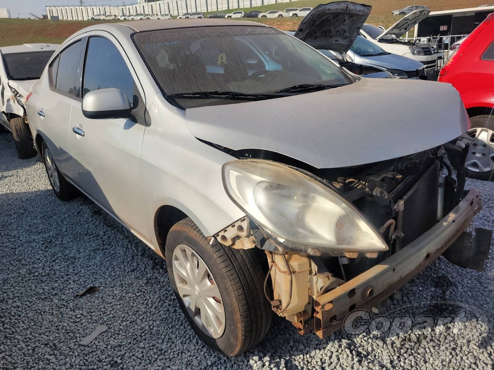 Nissan Versa 2014 — foto 1