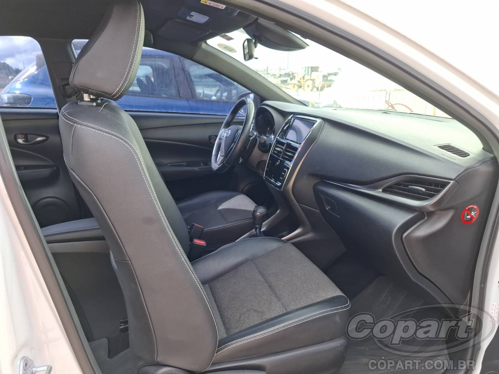 Toyota Yaris 2023 — foto 5