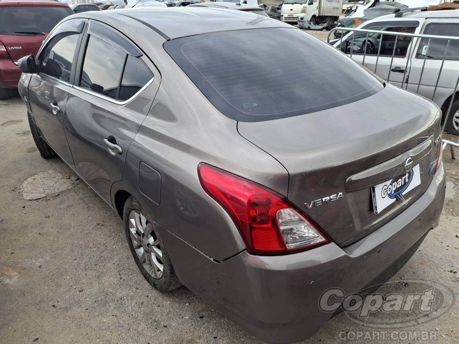 Nissan Versa 2018 — foto 3