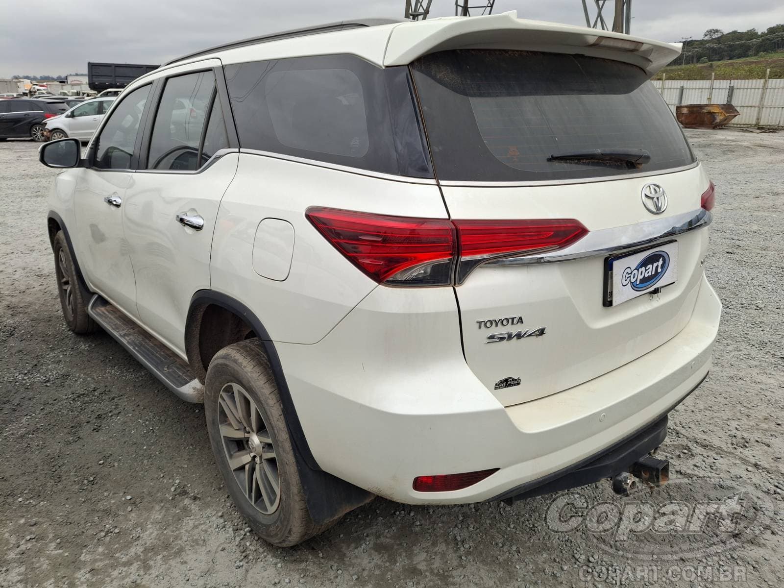 Toyota Hilux SW4 2017 — foto 3