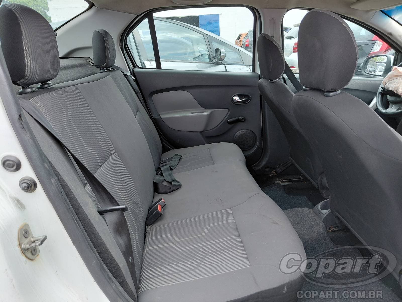 Renault Logan 2015 — foto 6