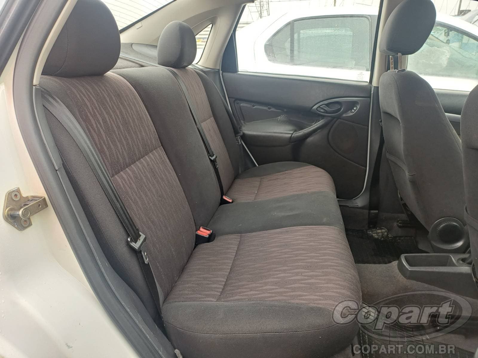 Ford Focus Sedan 2006 — foto 6