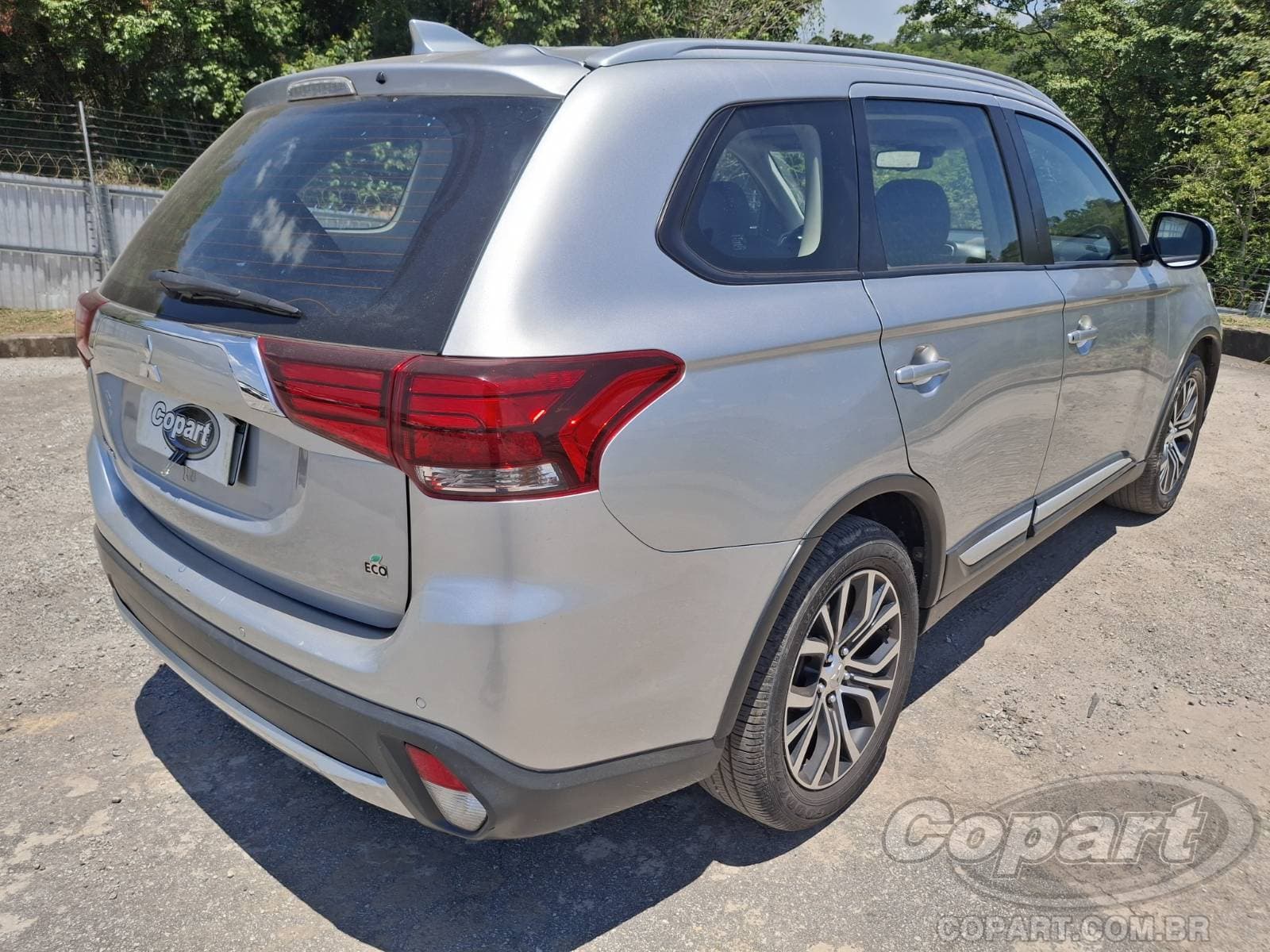 Mitsubishi Outlander 2018 — foto 4