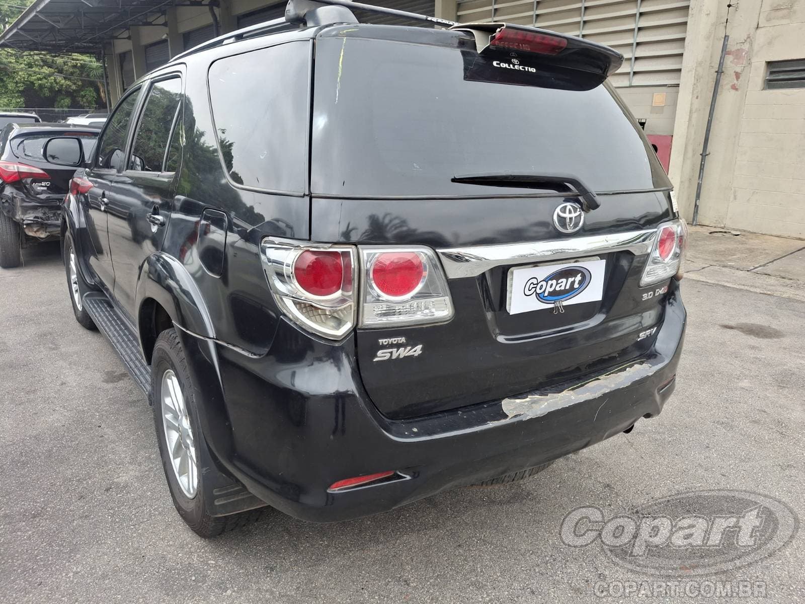 Toyota Hilux SW4 2015 — foto 3