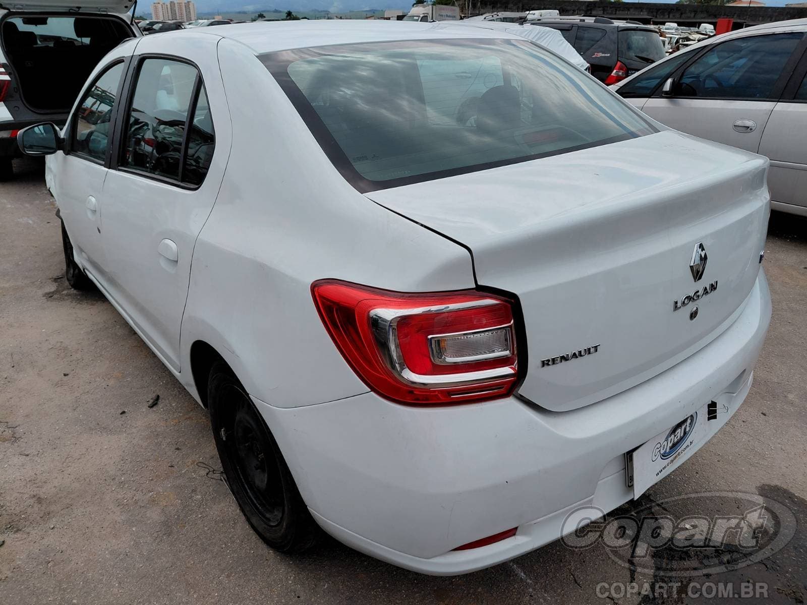 Renault Logan 2015 — foto 3