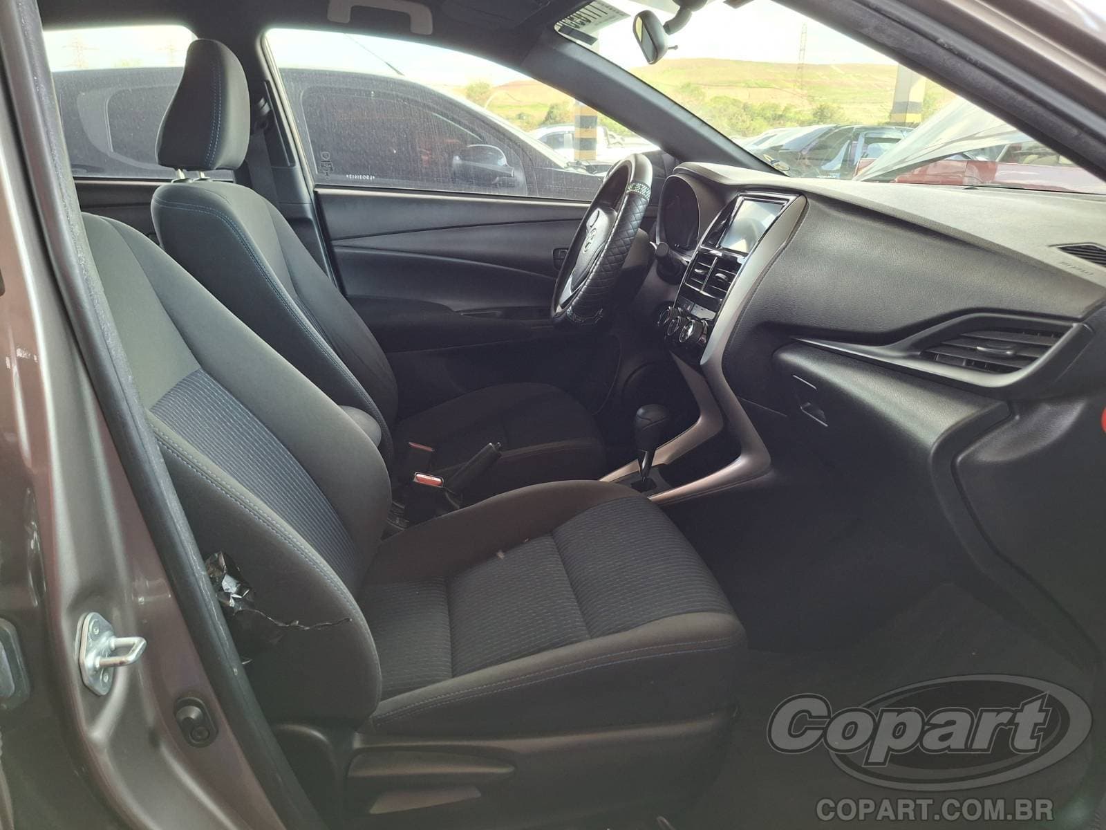 Toyota Yaris 2020 — foto 5