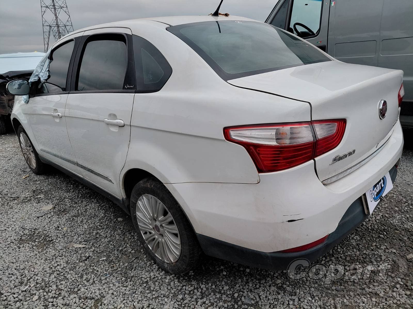 Fiat Grand Siena 2013 — foto 3