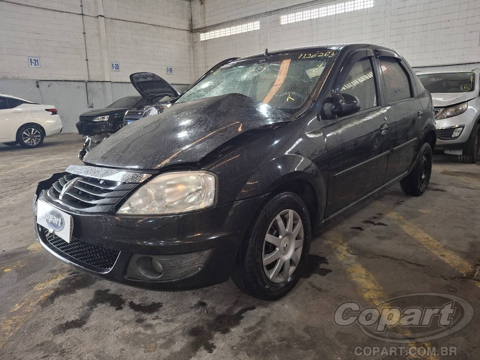 Renault Logan 2012 — foto 2