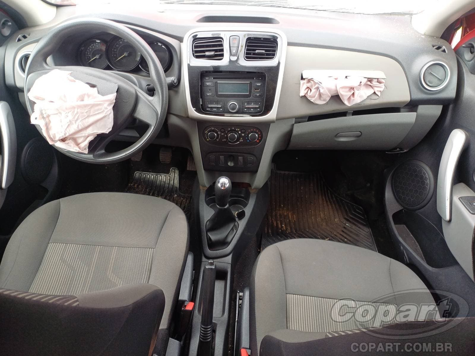 Renault Logan 2015 — foto 9