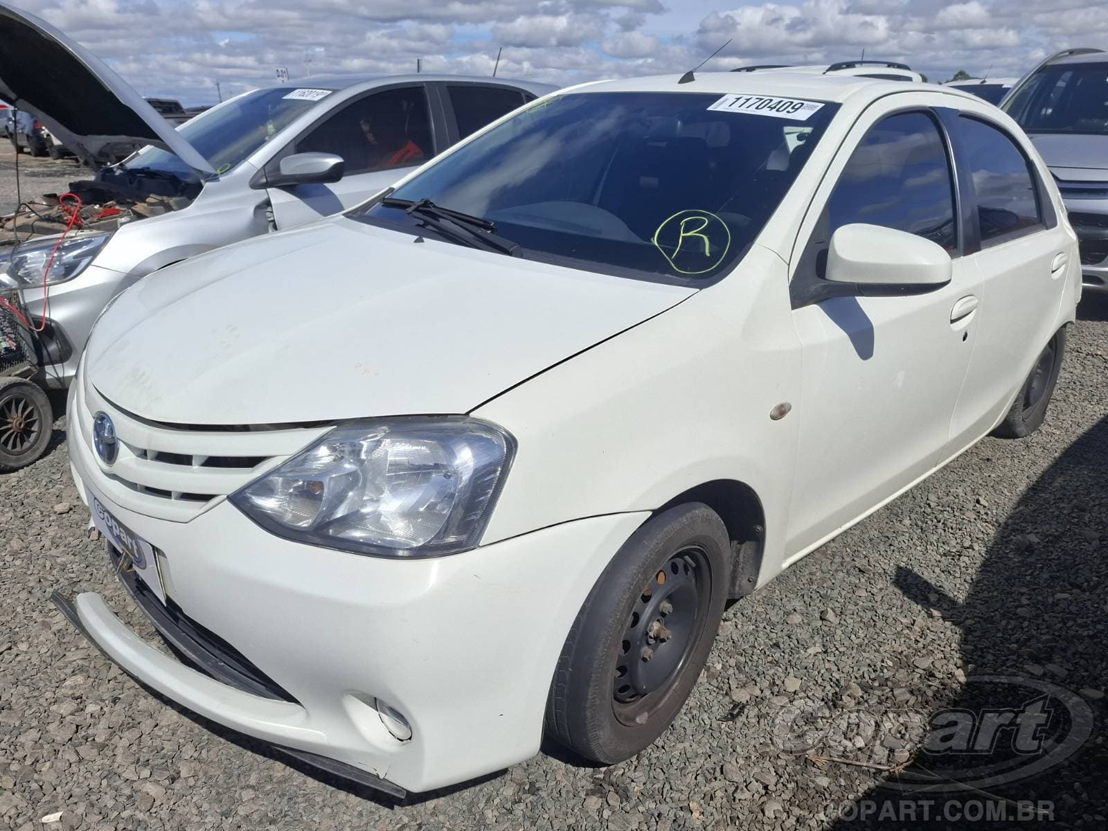 Toyota Etios Seda 2014 — foto 2