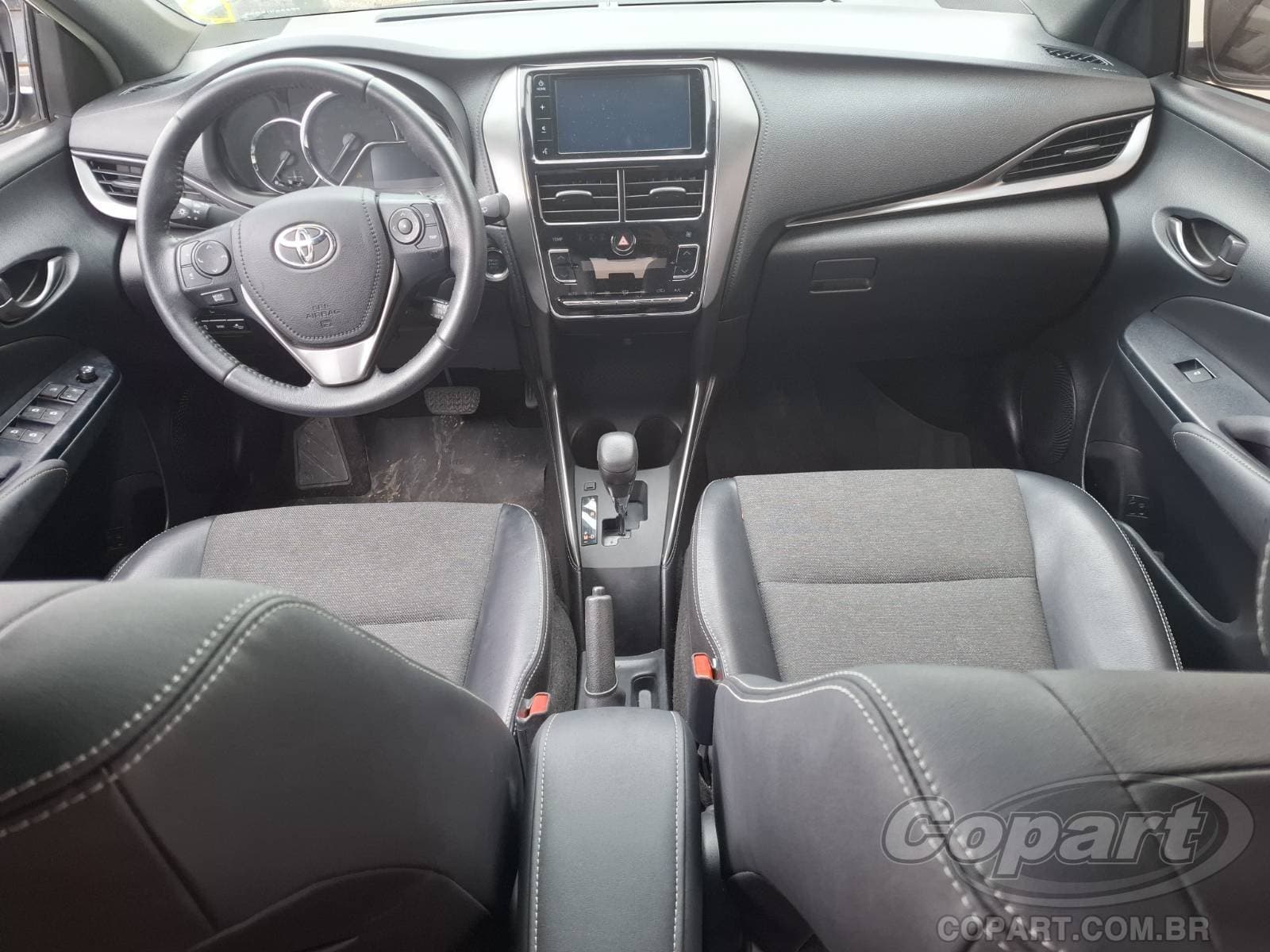 Toyota Yaris 2023 — foto 9