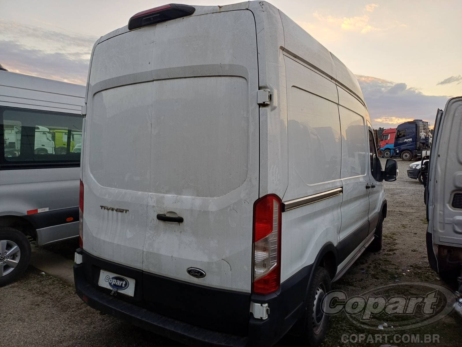 Ford Transit Furgao 2023 — foto 4