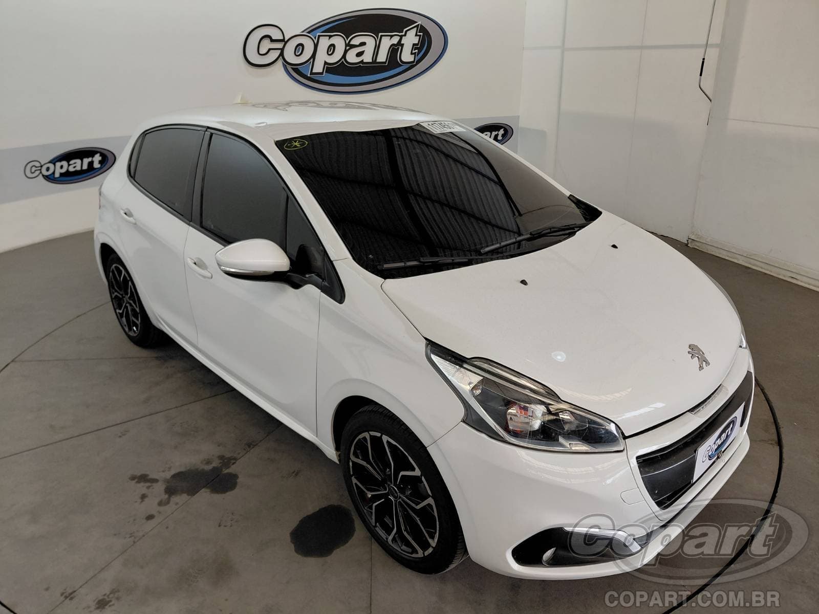 Peugeot 208 2019 — foto 1