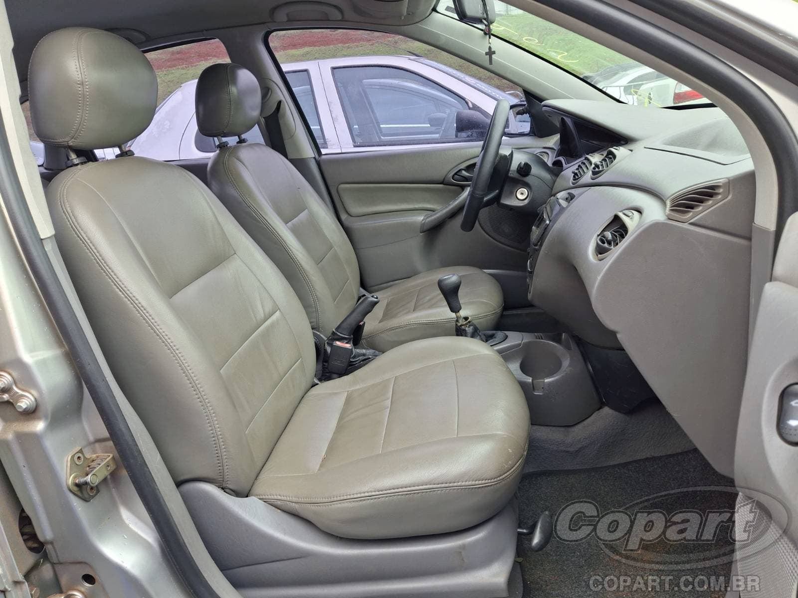 Ford Focus 2001 — foto 5