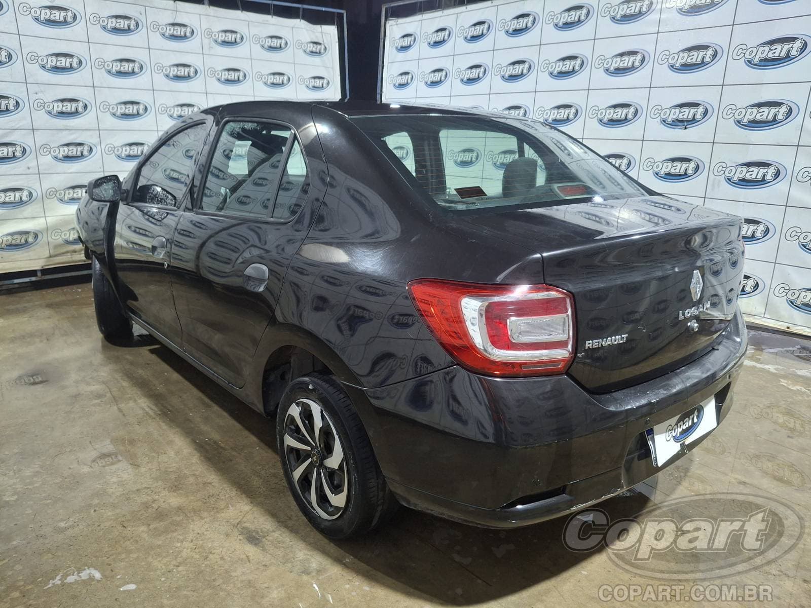 Renault Logan 2020 — foto 3