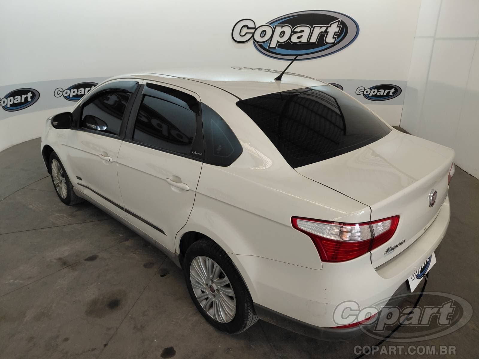 Fiat Grand Siena 2014 — foto 3