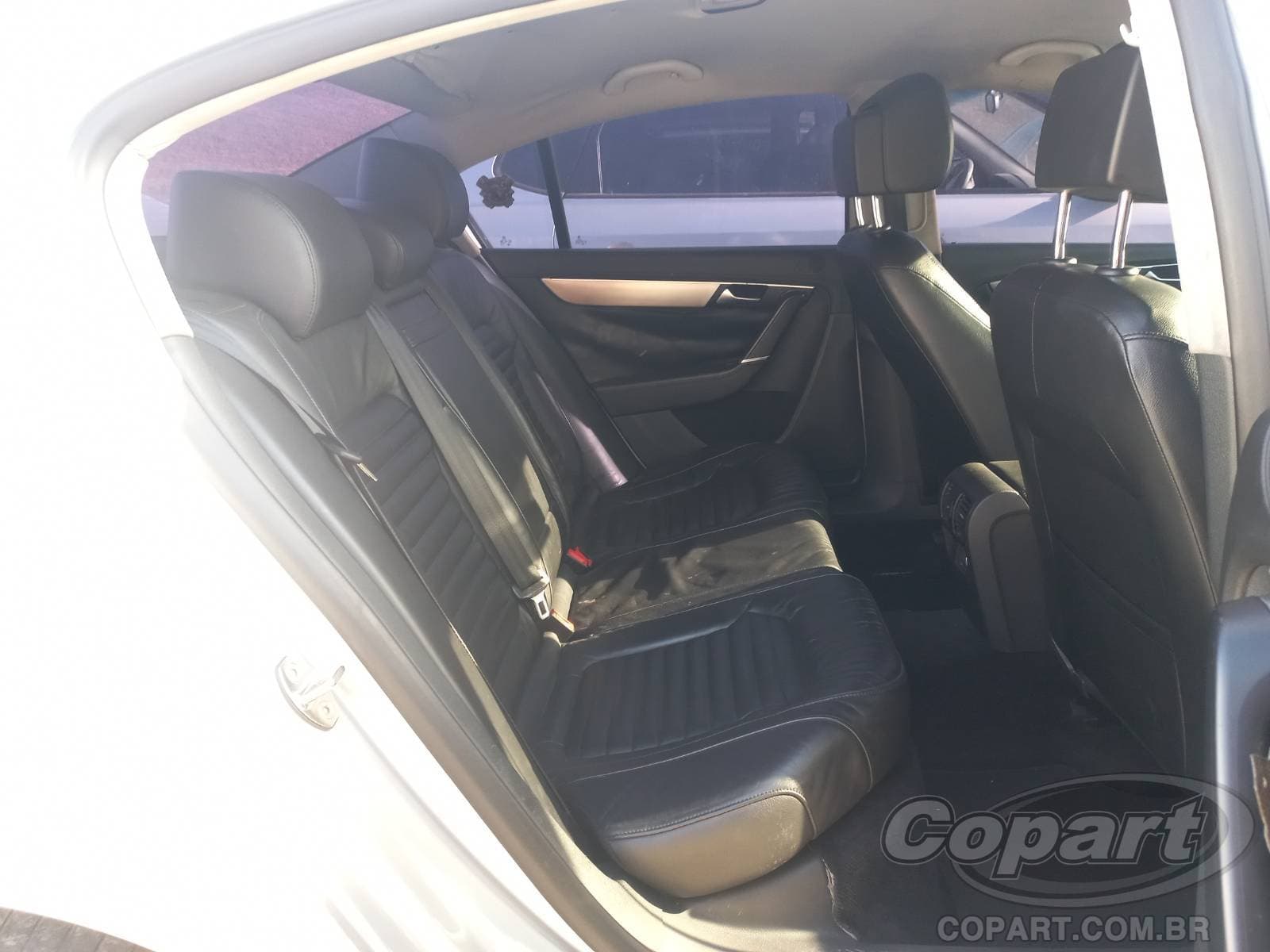 Volkswagen Passat 2011 — foto 6