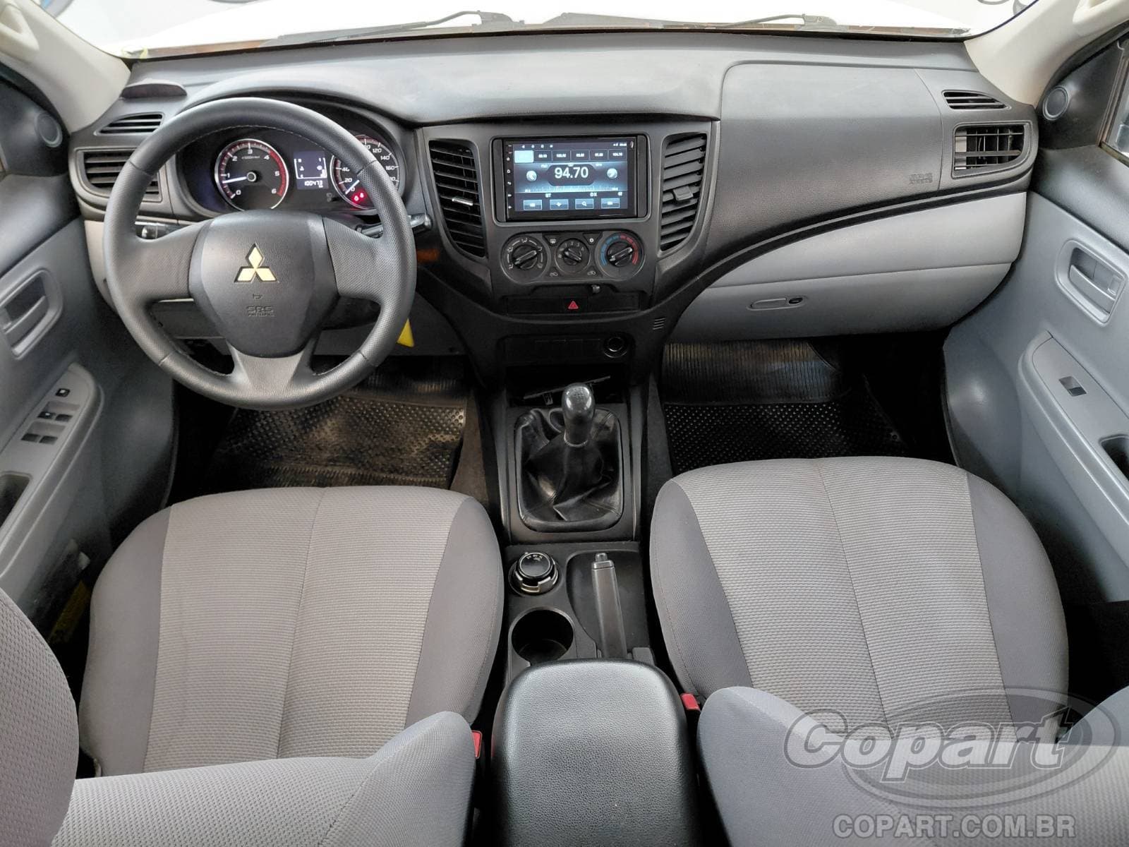 Mitsubishi L200 Triton 2023 — foto 9