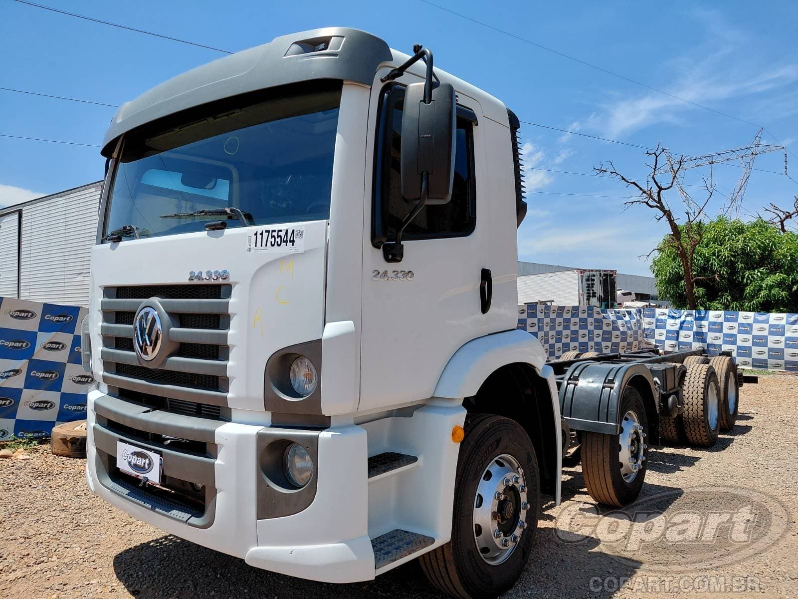 Volkswagen Constellation 2019 — foto 2