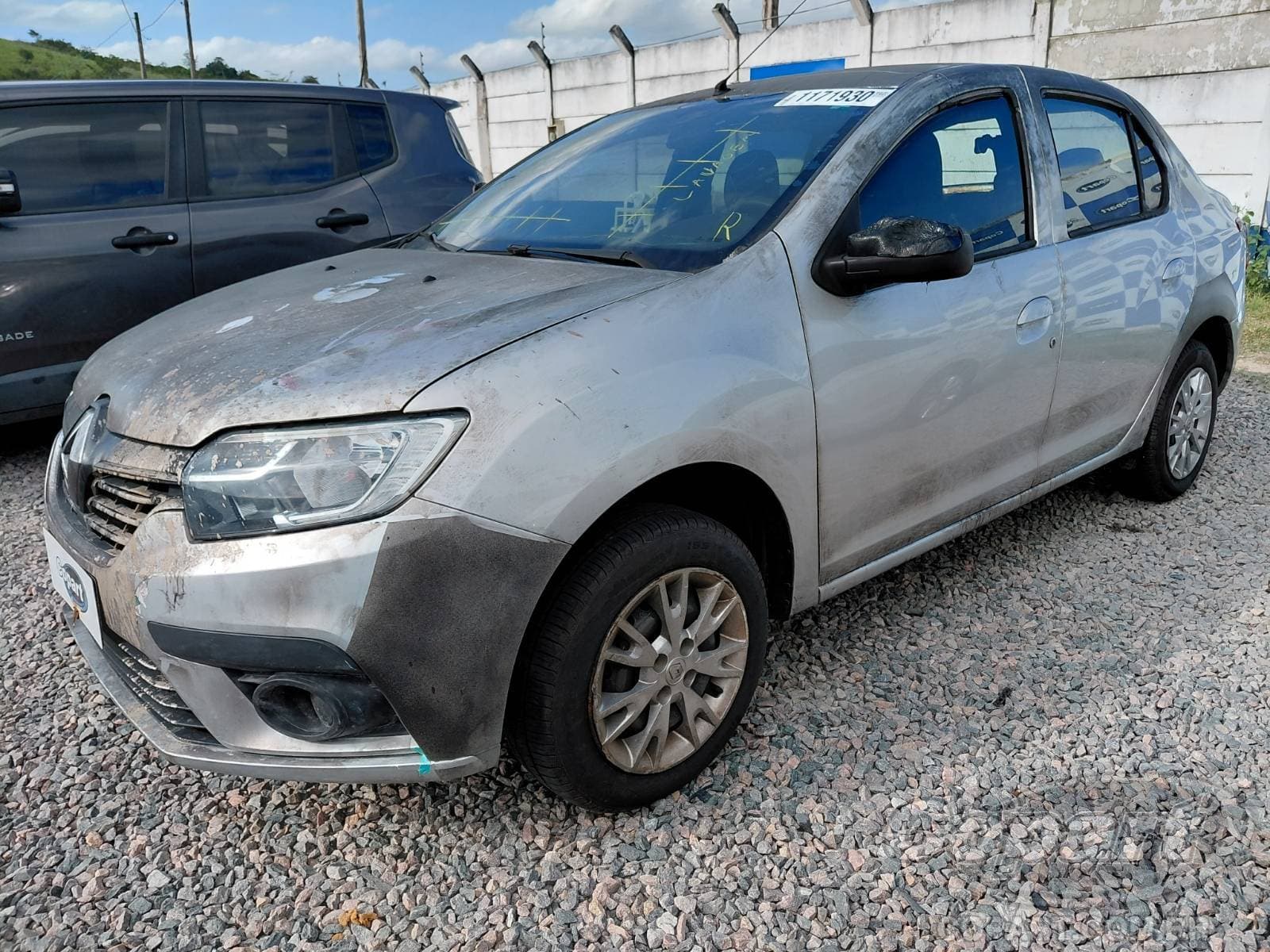 Renault Logan 2023 — foto 2