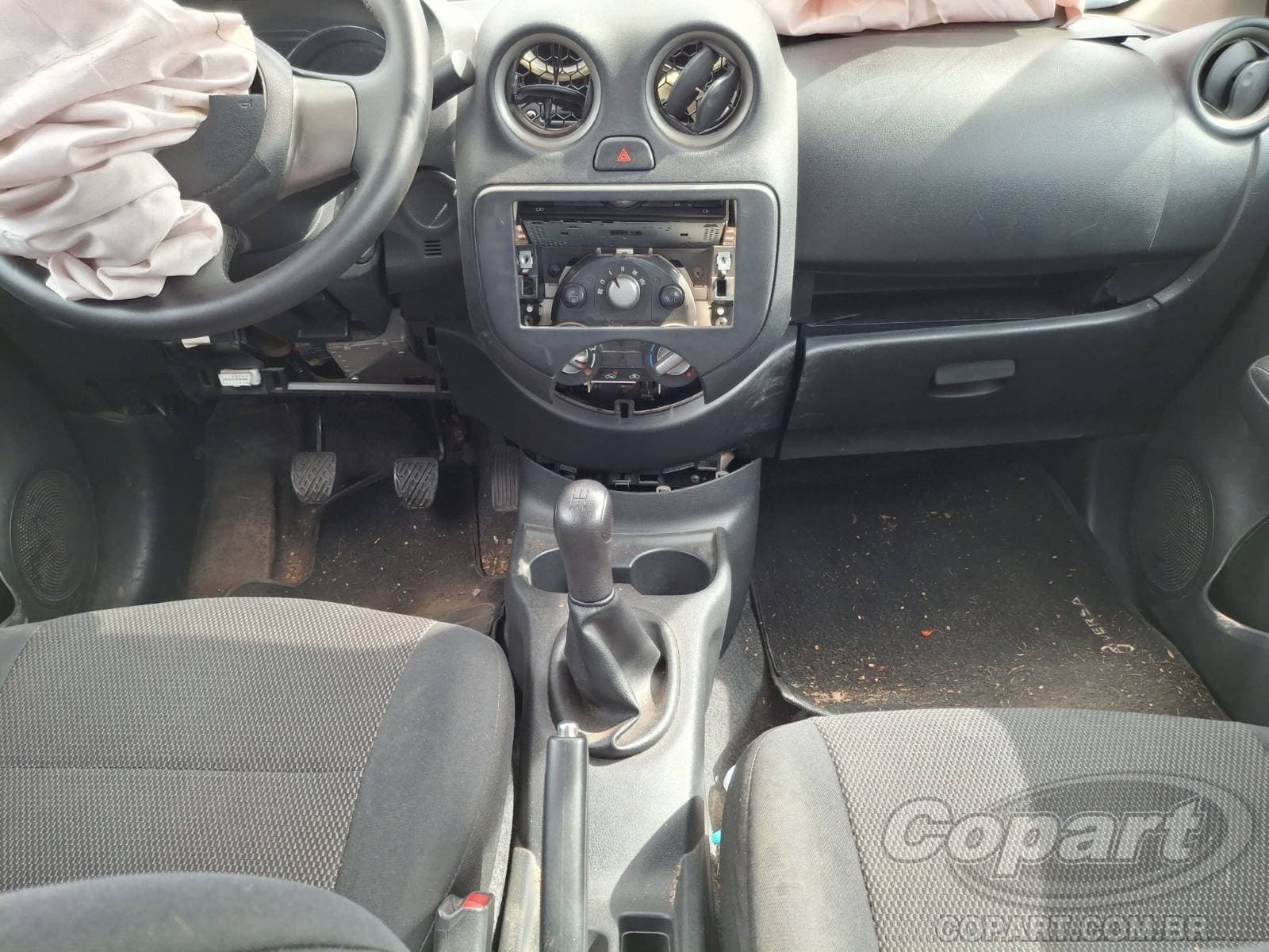 Nissan Versa 2014 — foto 9