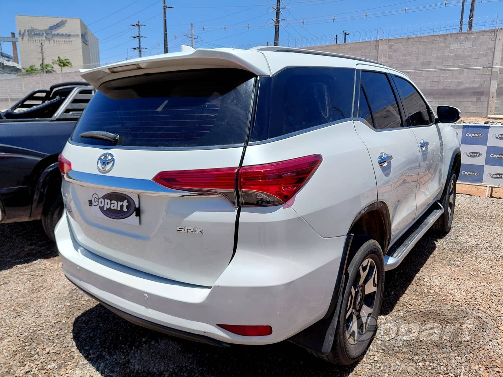 Toyota Hilux SW4 2017 — foto 4