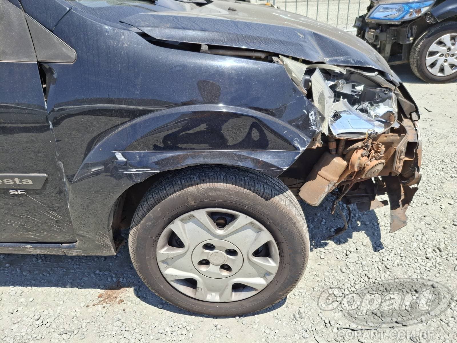Ford Fiesta Sedan 2014 — foto 13