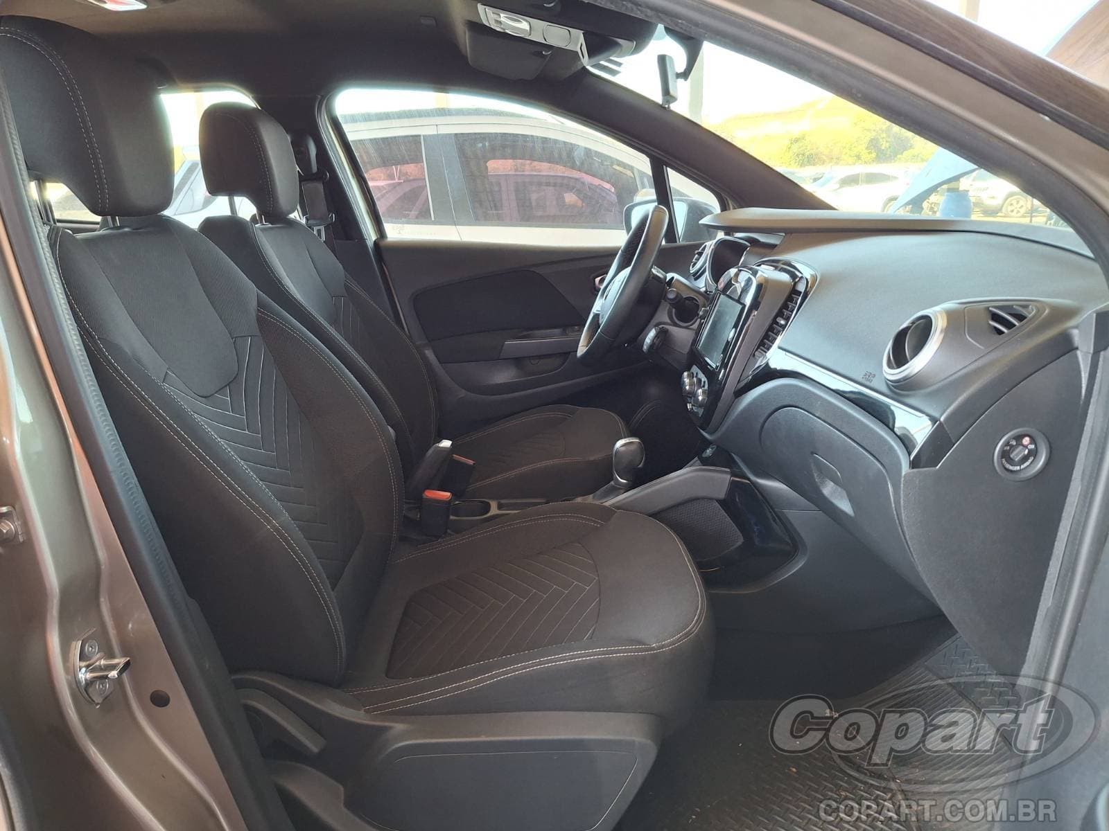 Renault Captur 2022 — foto 5