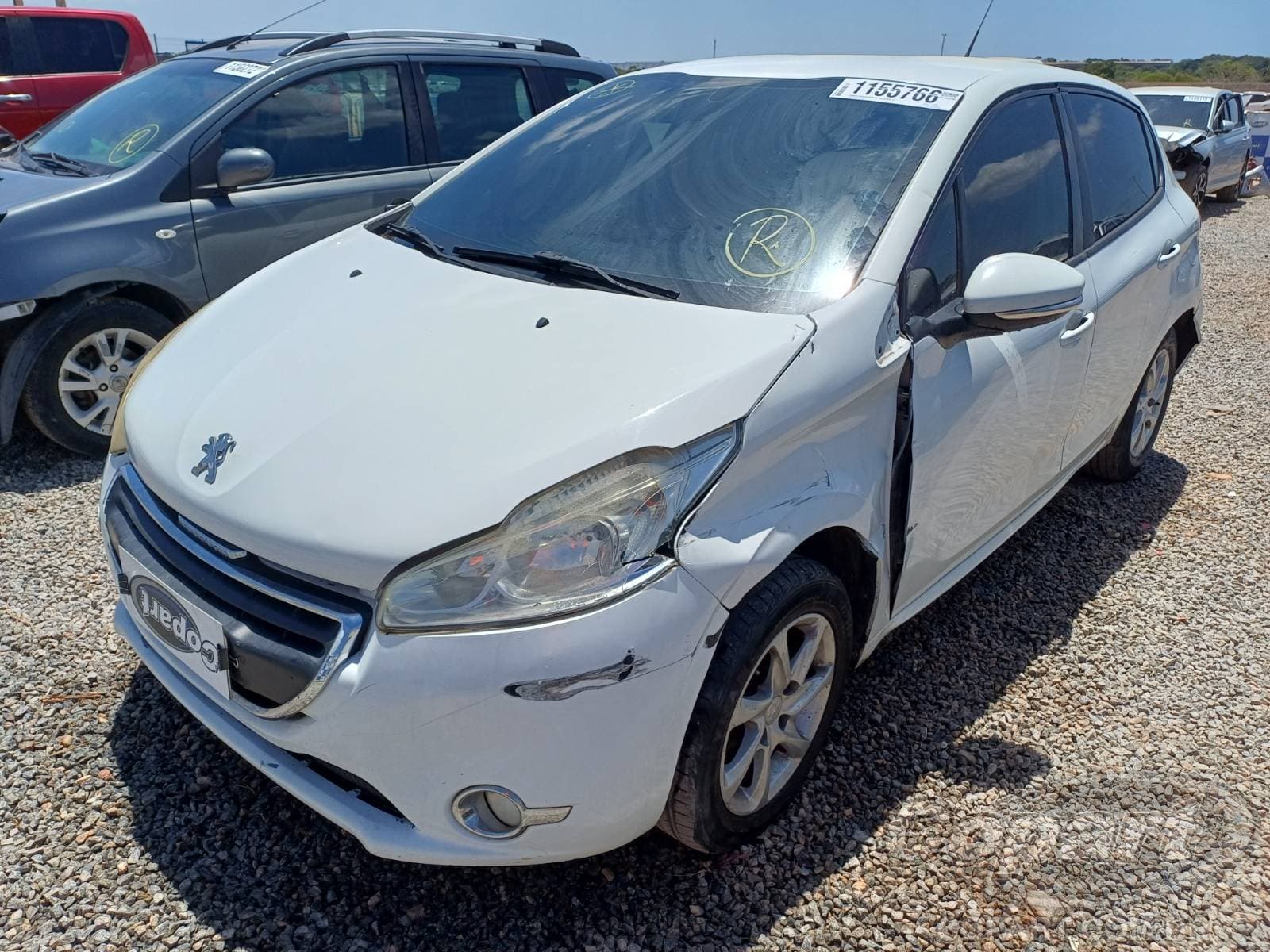 Peugeot 208 2015 — foto 2