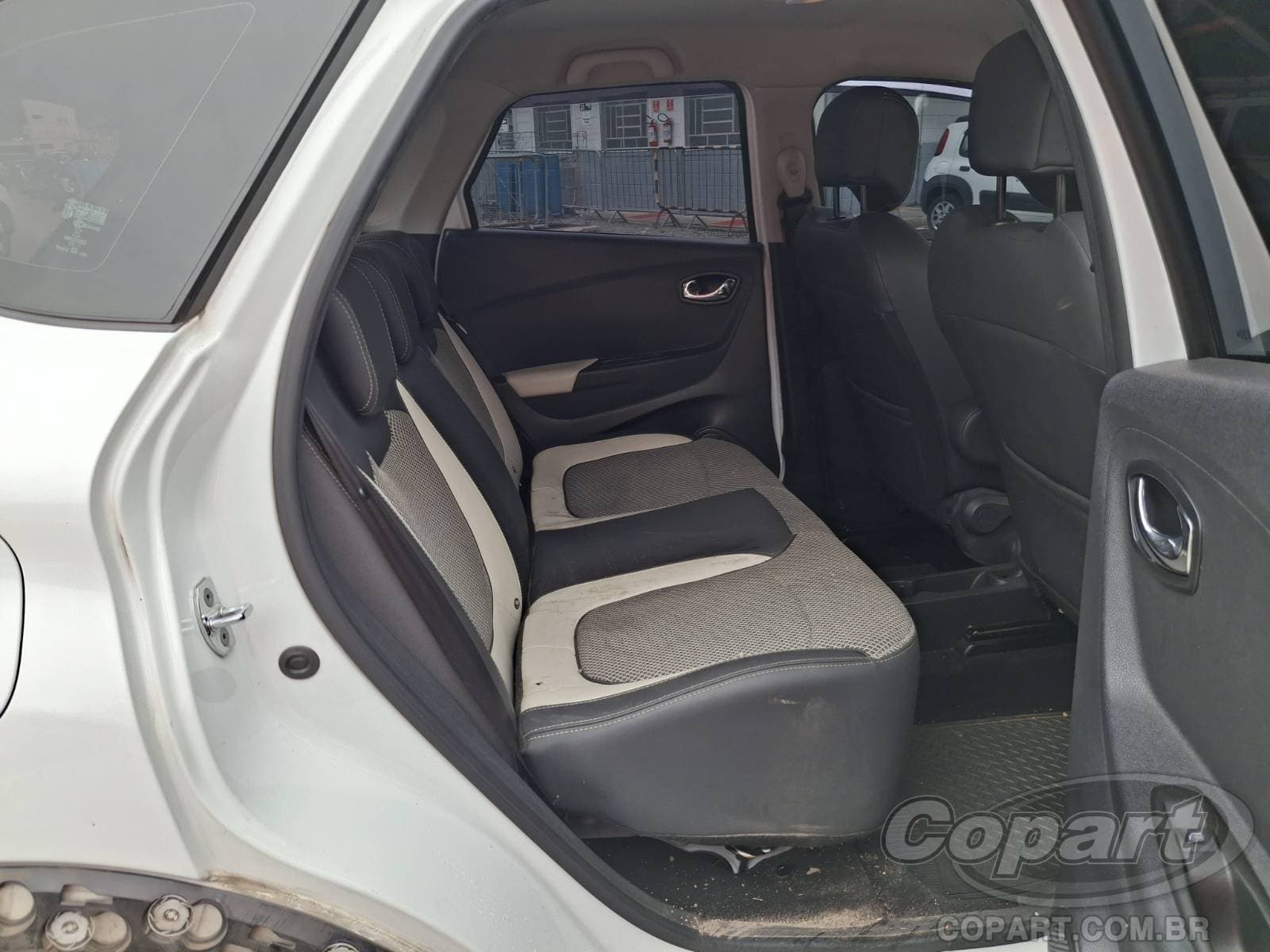 Renault Captur 2018 — foto 6