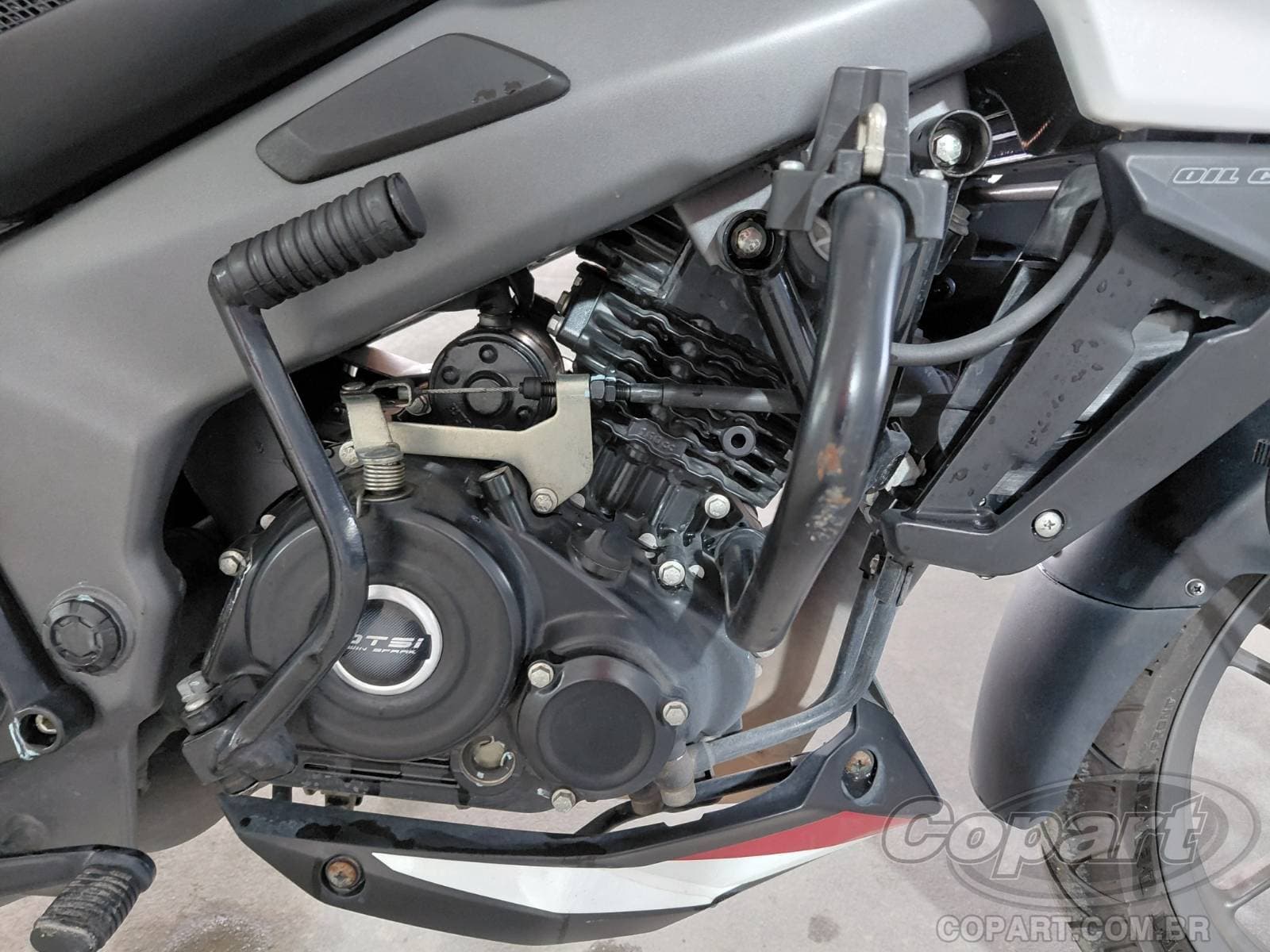 Bajaj Dominar 2026 — foto 5