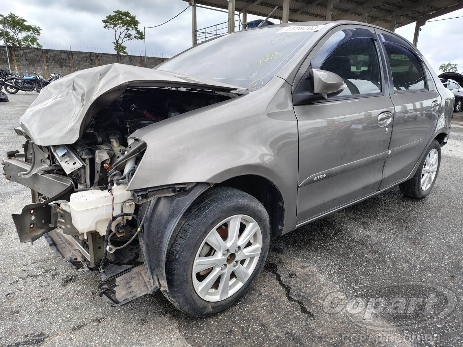 Toyota Etios Seda 2020 — foto 2