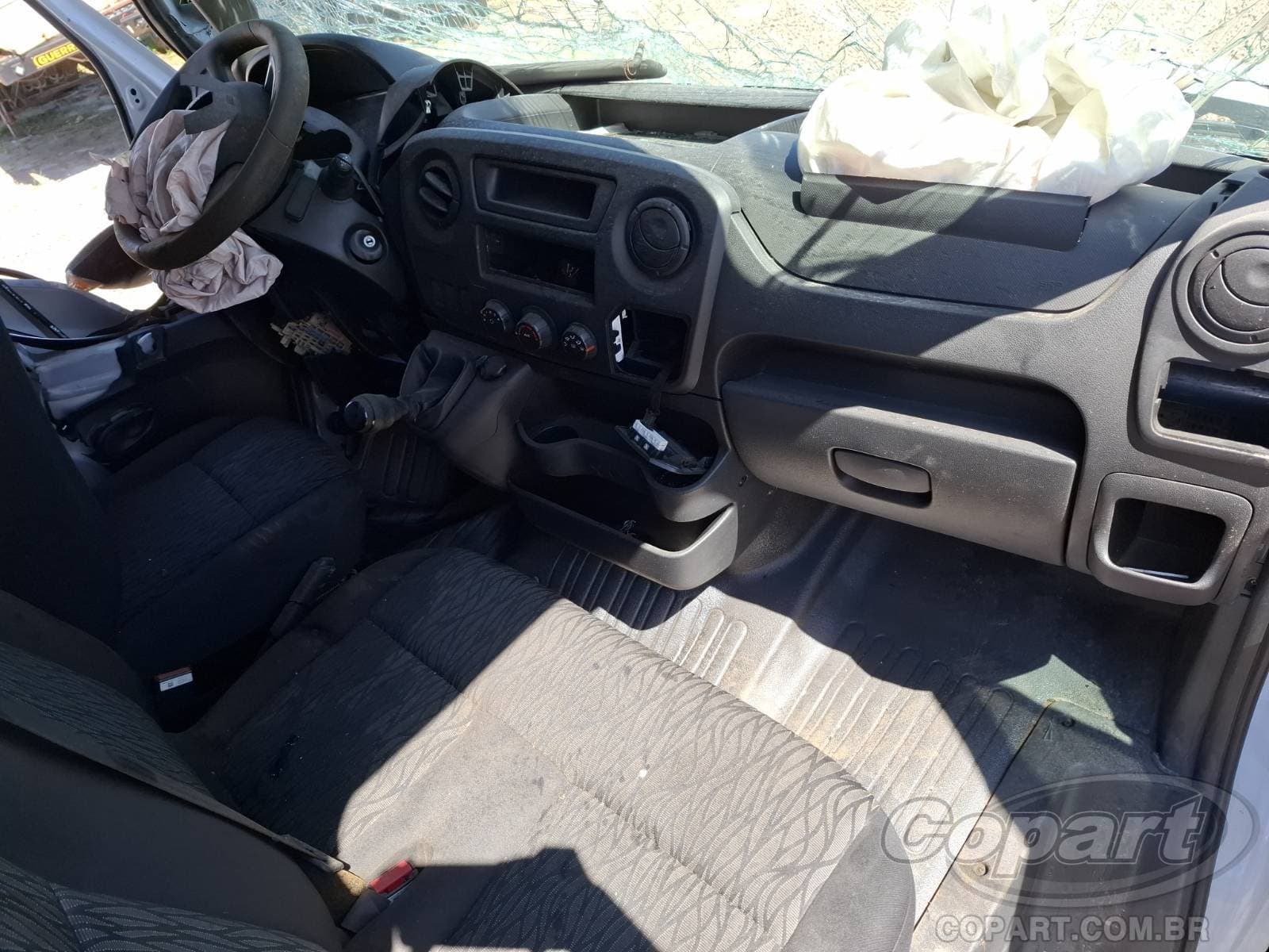 Renault Master Furgao 2024 — foto 9