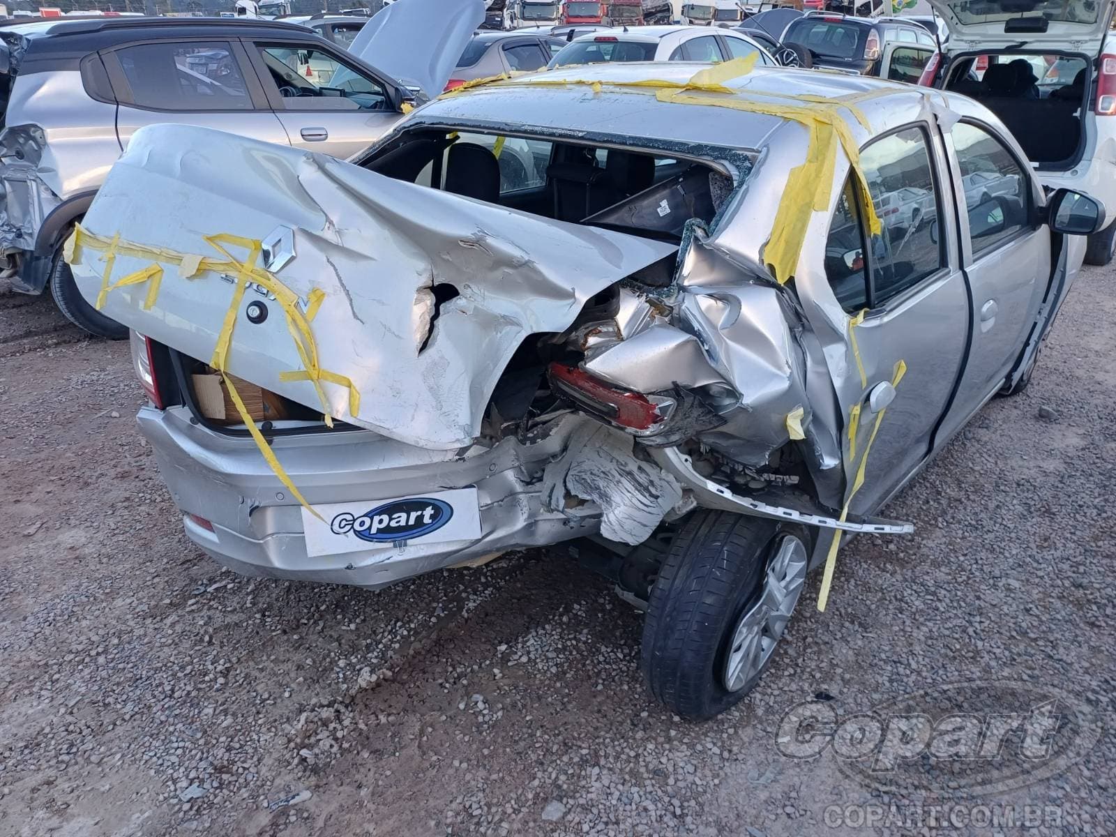 Renault Logan 2021 — foto 4