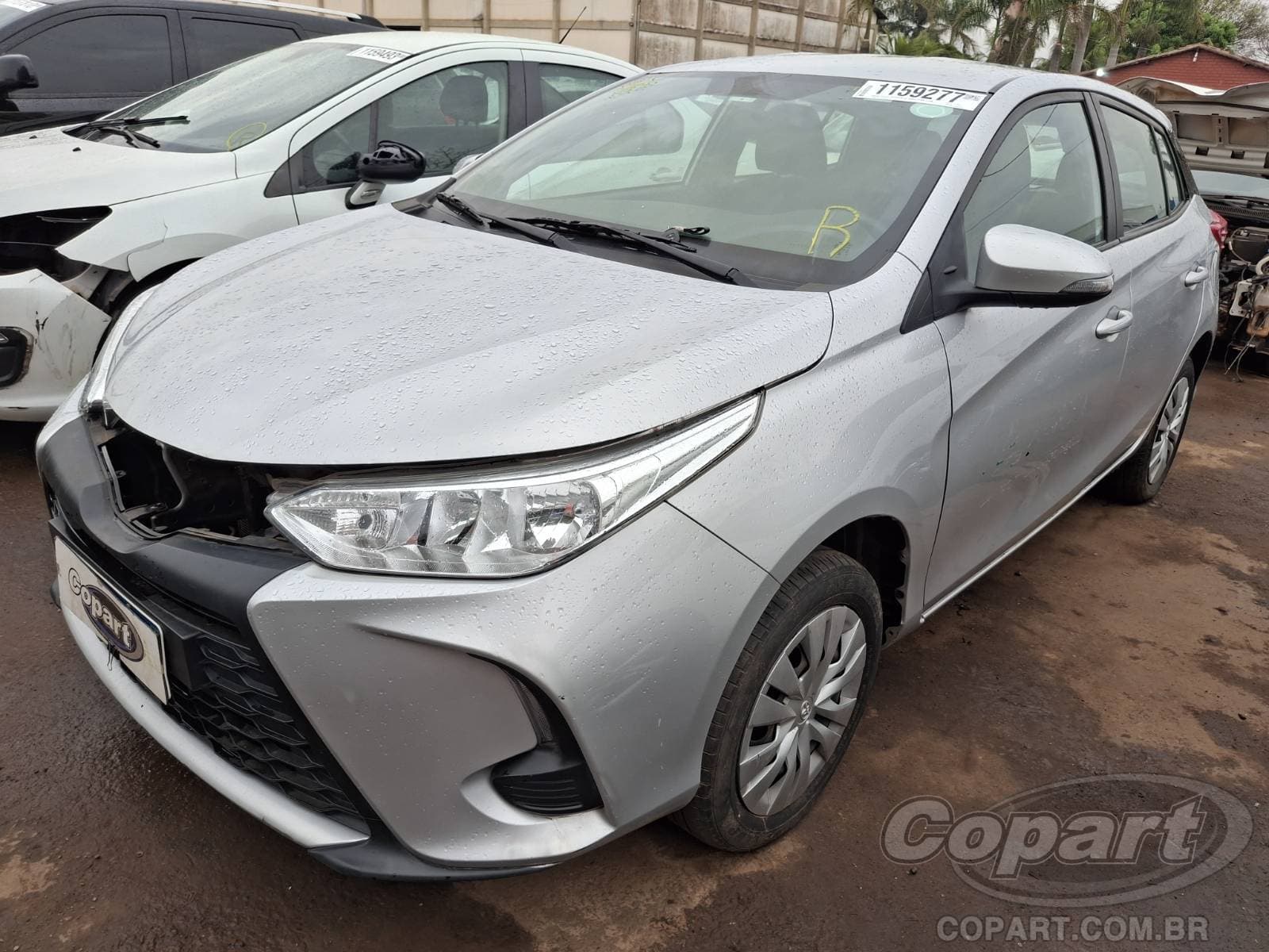 Toyota Yaris 2023 — foto 2