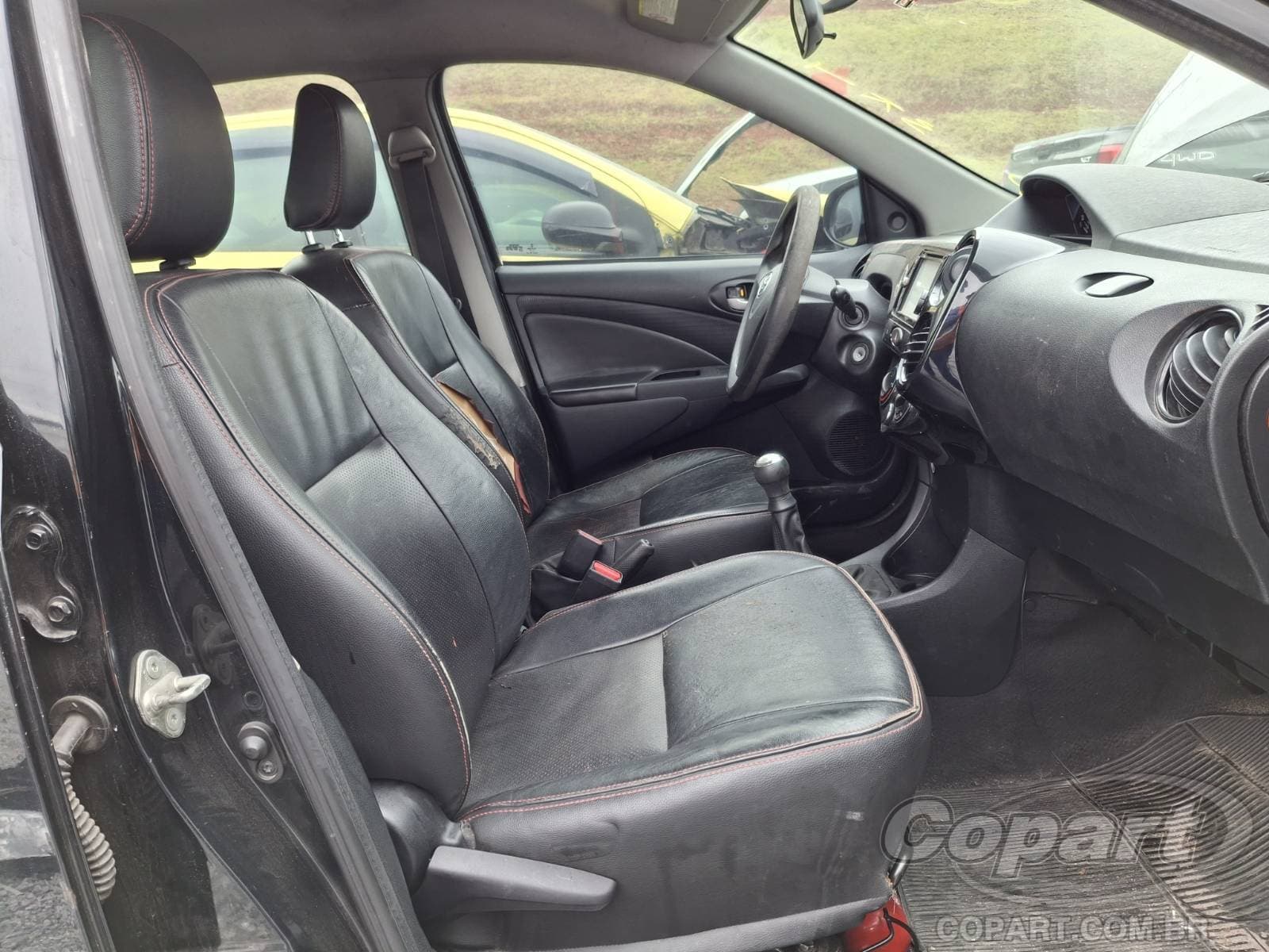 Toyota Etios 2014 — foto 5
