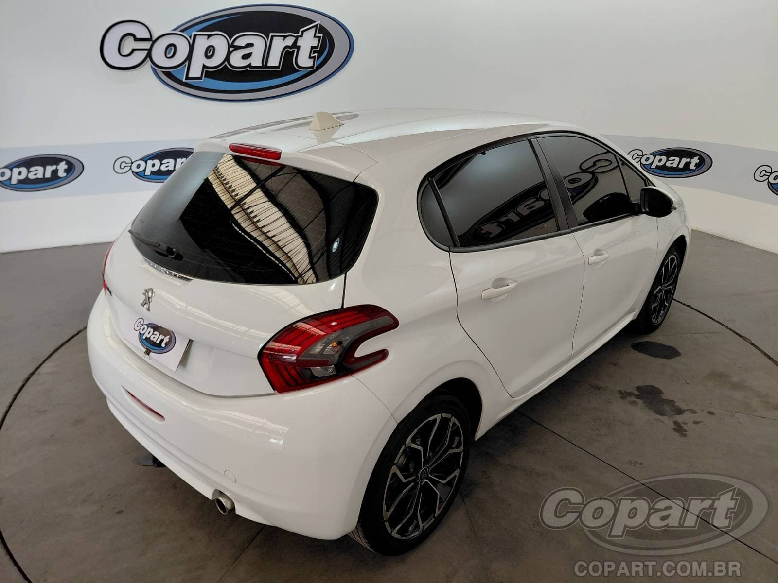 Peugeot 208 2019 — foto 4