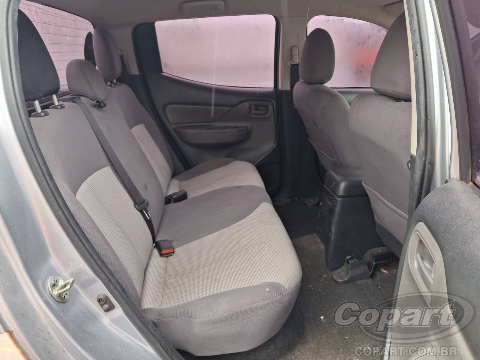 Mitsubishi L200 Triton 2021 — foto 6
