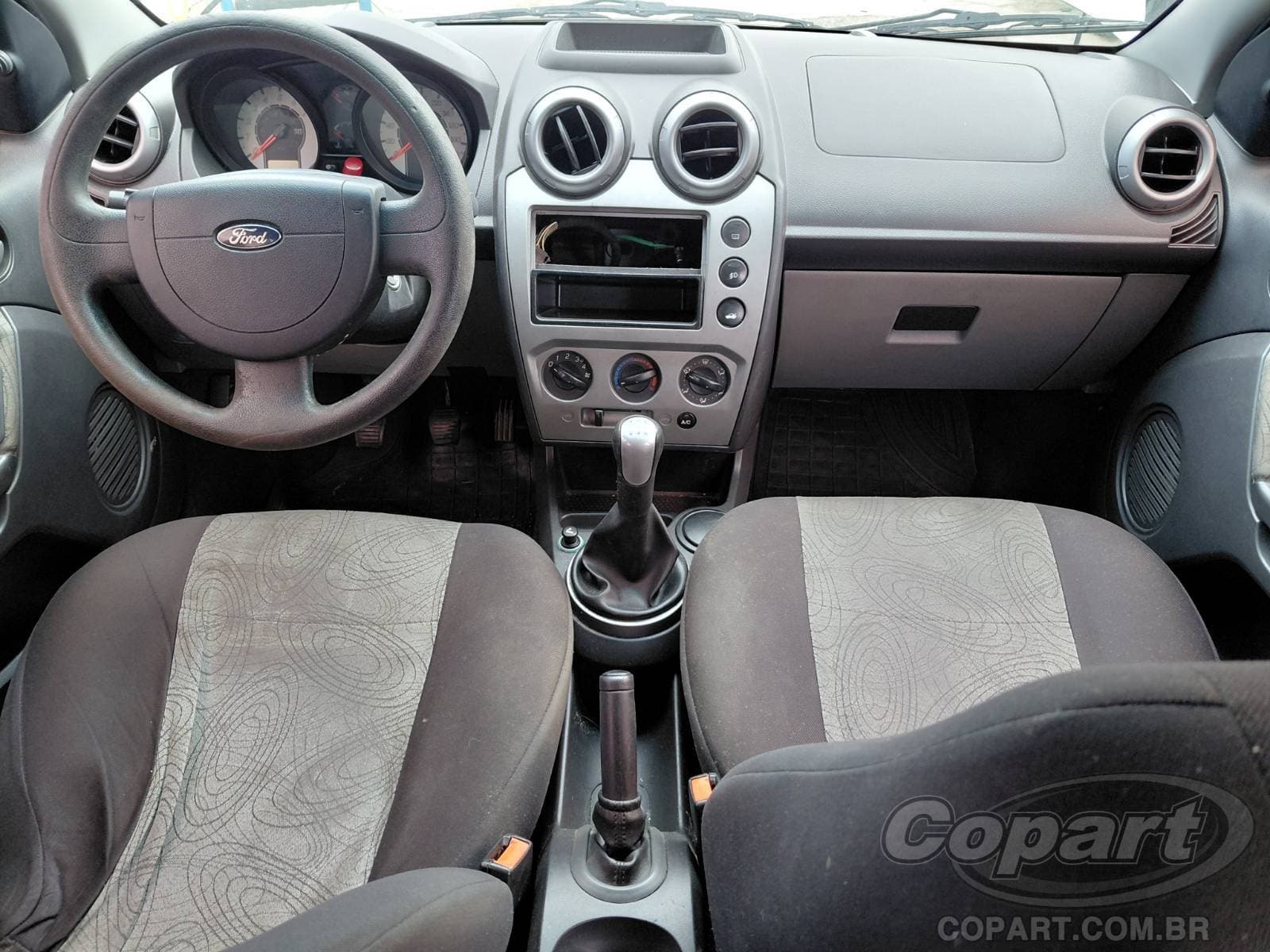 Ford Fiesta Sedan 2009 — foto 9