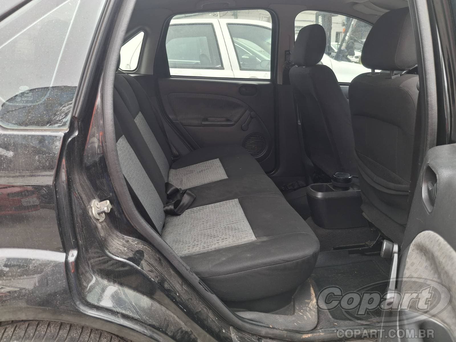 Ford Fiesta Sedan 2011 — foto 6