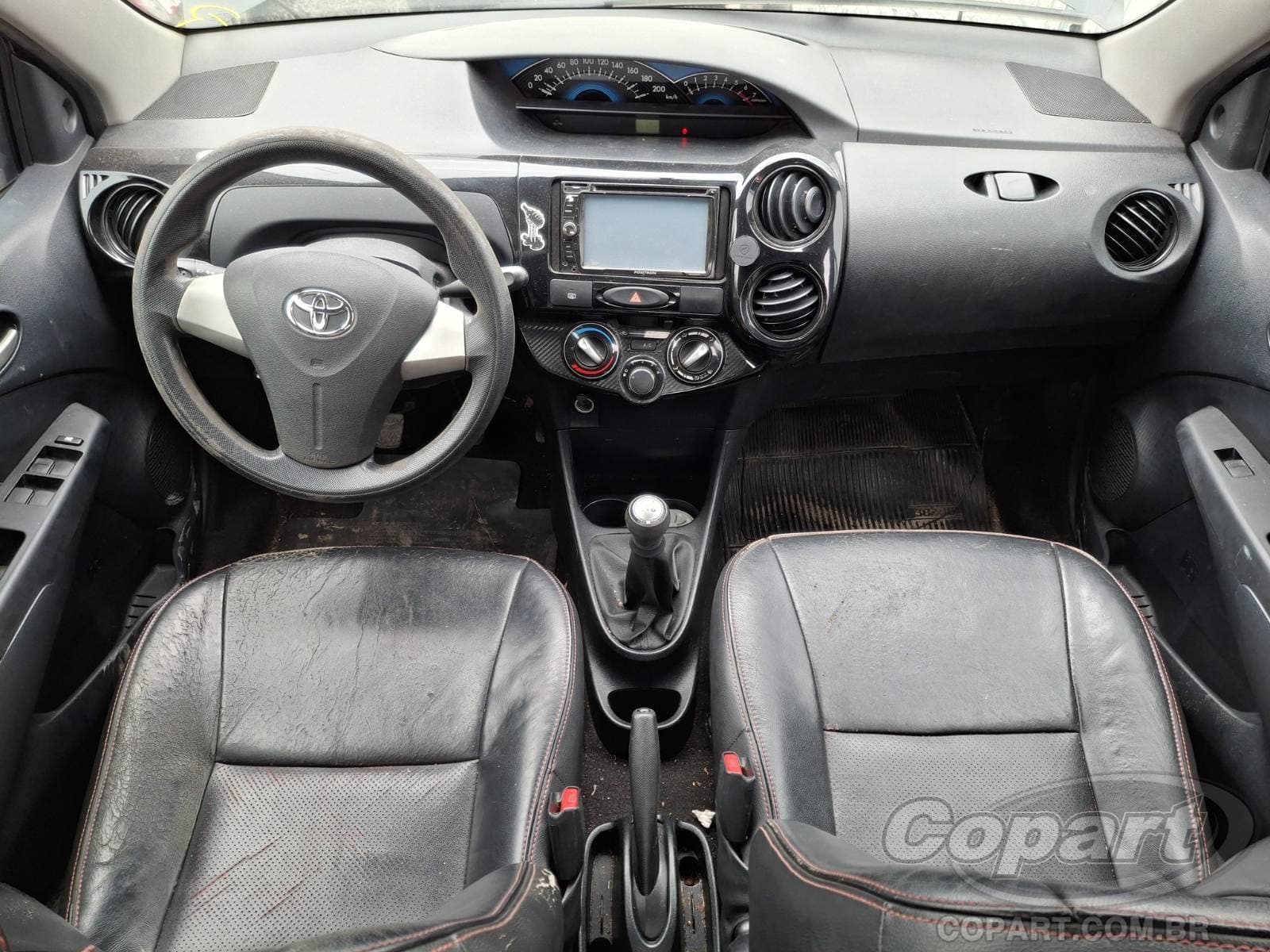 Toyota Etios 2014 — foto 9