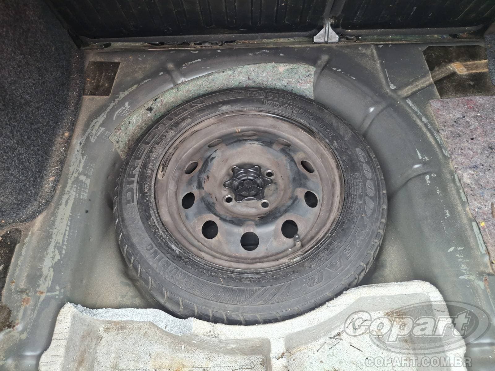 Ford Fiesta Sedan 2011 — foto 10