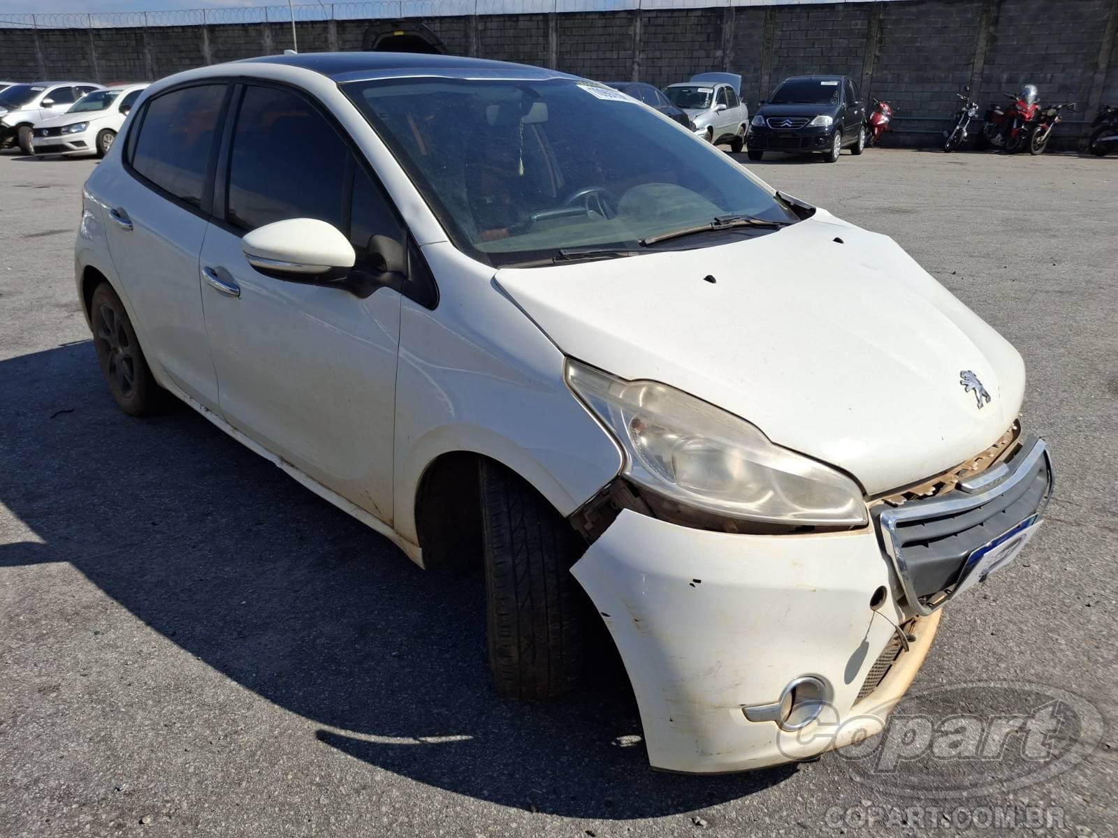 Peugeot 208 2014 — foto 1